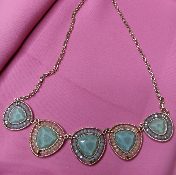 Jewelry - Costume Necklace